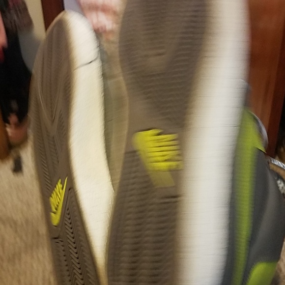 Nike shoe - Picture 4 of 4